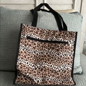 Leopard Print Tote Bag w/change purse